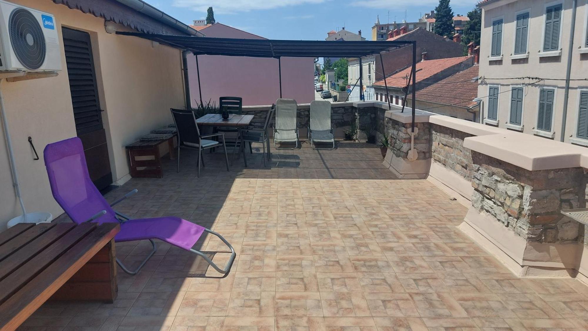 Apartment In Centre With Huge Terace Πούλα Εξωτερικό φωτογραφία