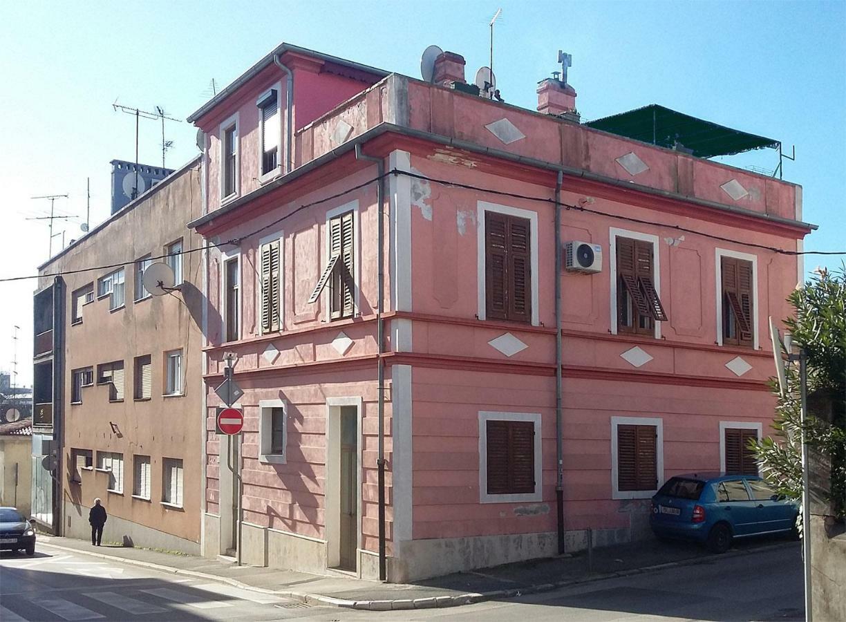 Apartment In Centre With Huge Terace Πούλα Εξωτερικό φωτογραφία